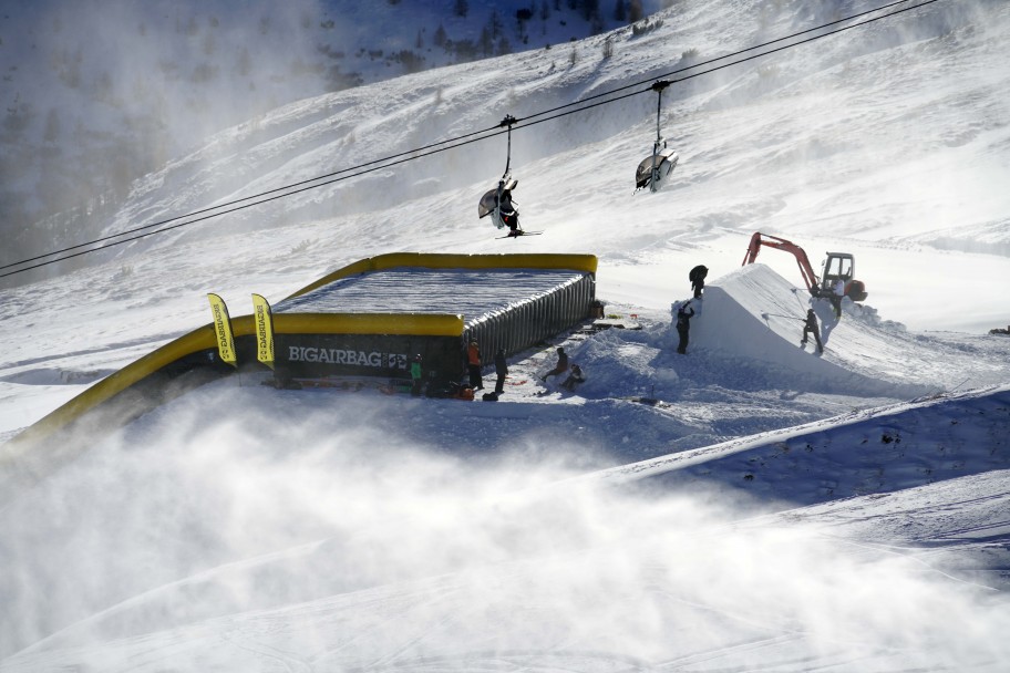 Roller followed by a big air bag to land on in the mountains