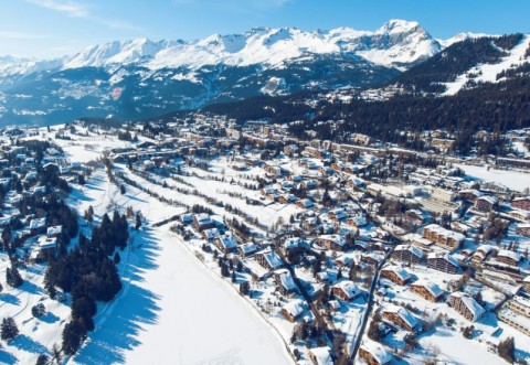 Photo overlooking Switzerland ski resort in Valais