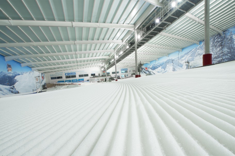 Groomed snow in an indoor slope near London