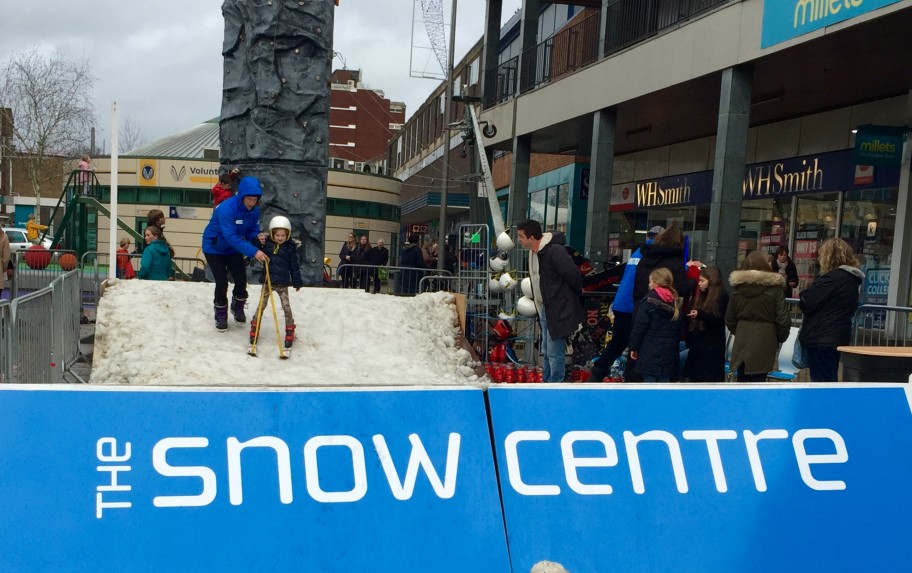 The Snow Centre brings 15 tonnes of fresh snow to Hemel’s Christmas Lights' turn-on!